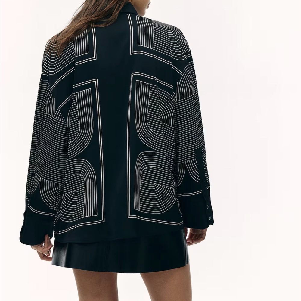 H&M Black Button-Up Shirt with White Geometric Print - Picture 2 of 7